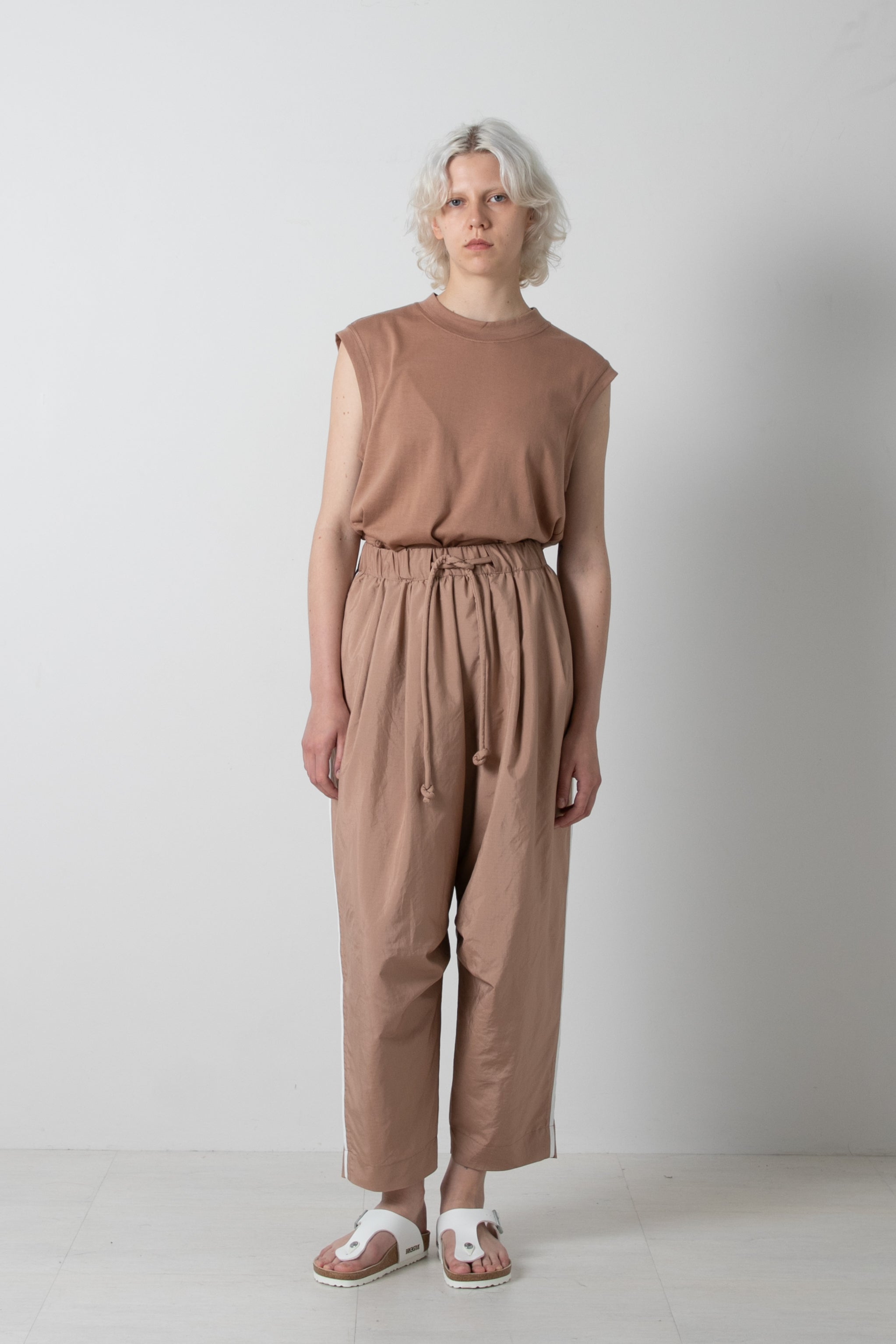 Easy Tucked Pants – BASE CALM