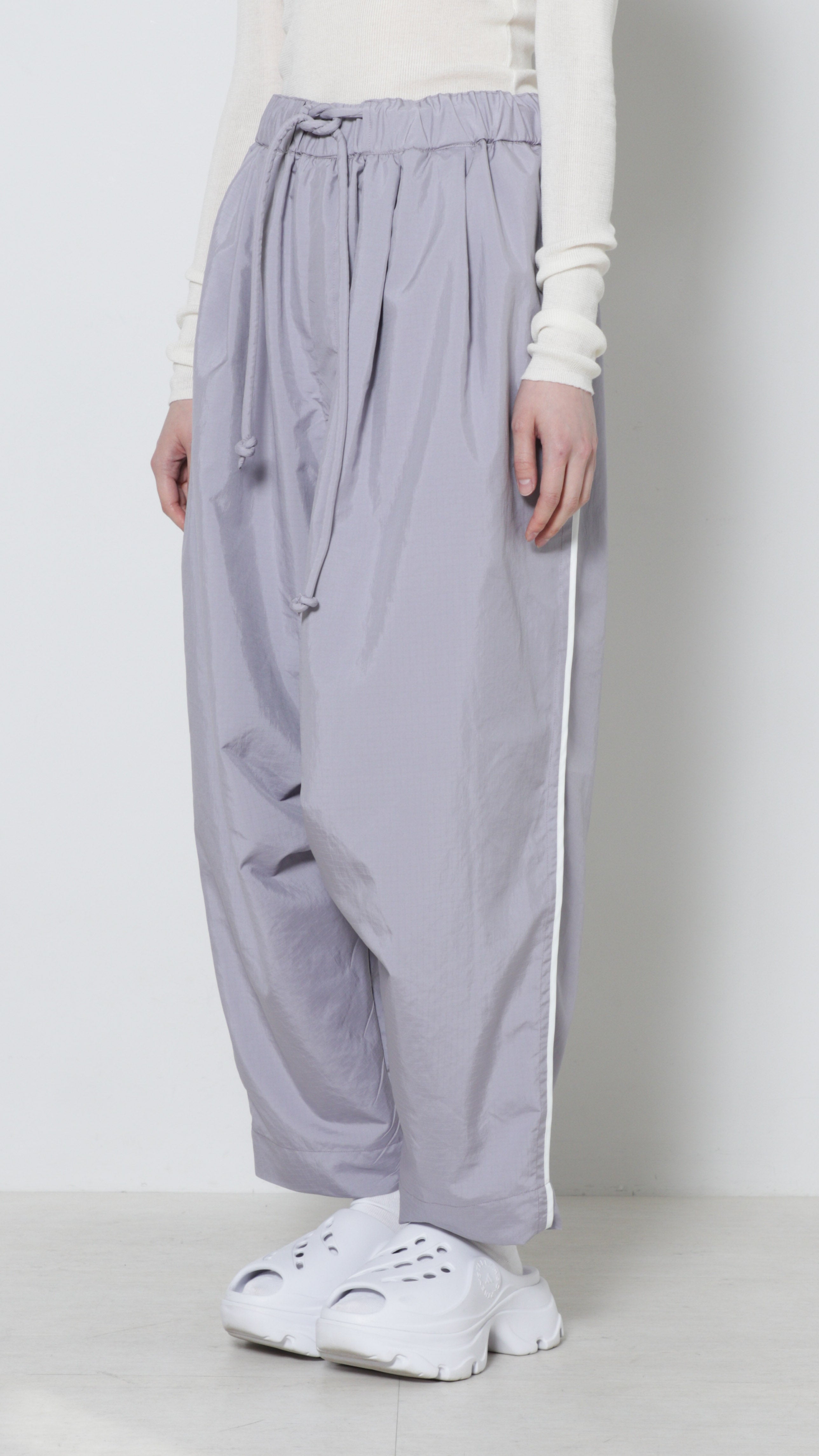 Easy Tucked Pants – BASE CALM